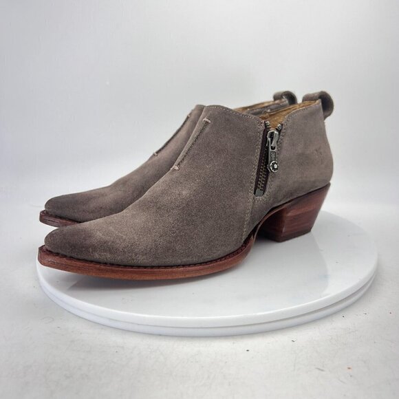 Frye Sacha Moto Short Women Size 7B Grey Suede Low Ankle Double Zipper Boot - Picture 1 of 15